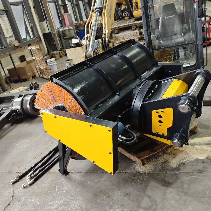 Hyundai 210 Wheeled Excavator Railway Sweeping Brush: A Practical Selection Guide